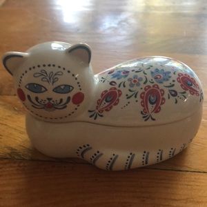 Elizabeth Arden cat trinket box vintage